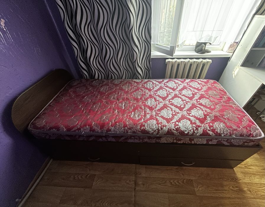 Продаю удобную односпальную кровать в хорошем состоянии.
