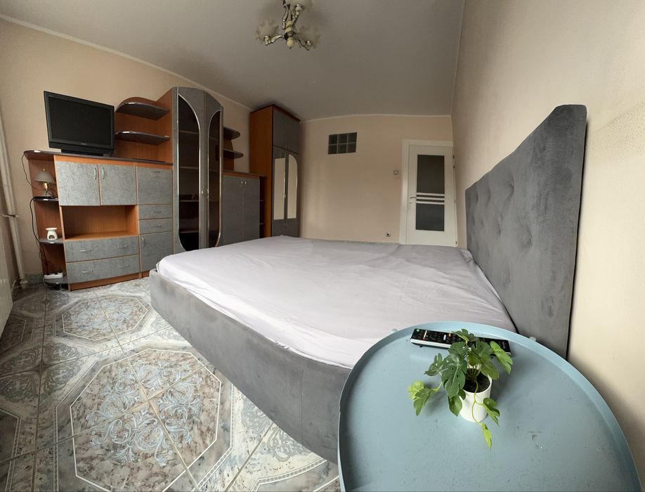 Apartament cu o camera 37 mp DECOMANDAT, luminos Et 1 Iosia de vanzare