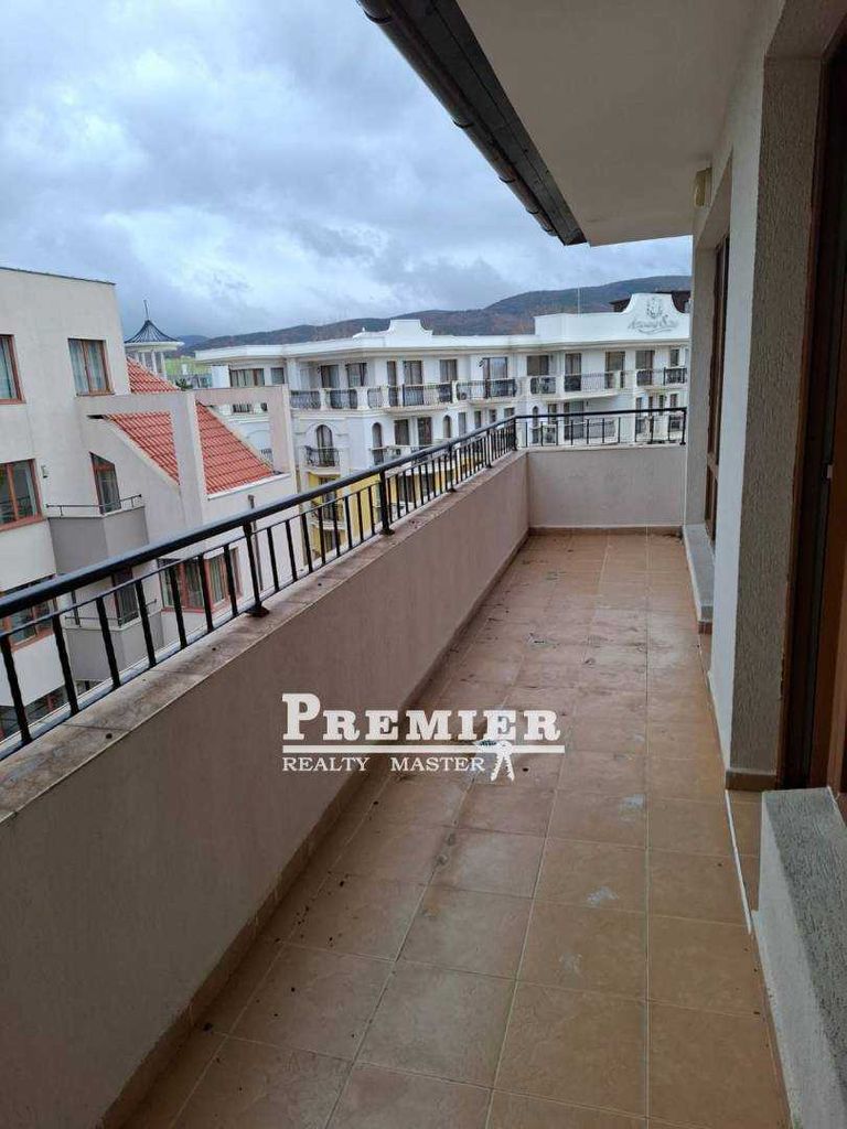 Продава се Двустаен апартамент в к.к. Слънчев бряг - 47 кв.м за 1277 €/кв.м - Снимка #4