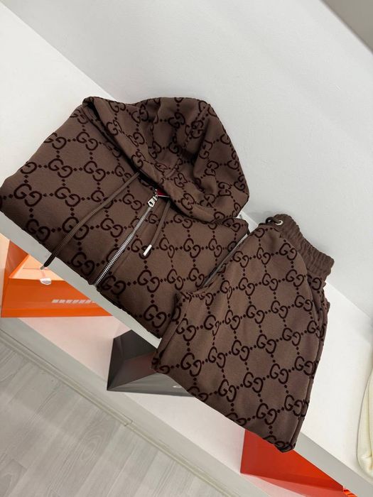 Сетове от две части