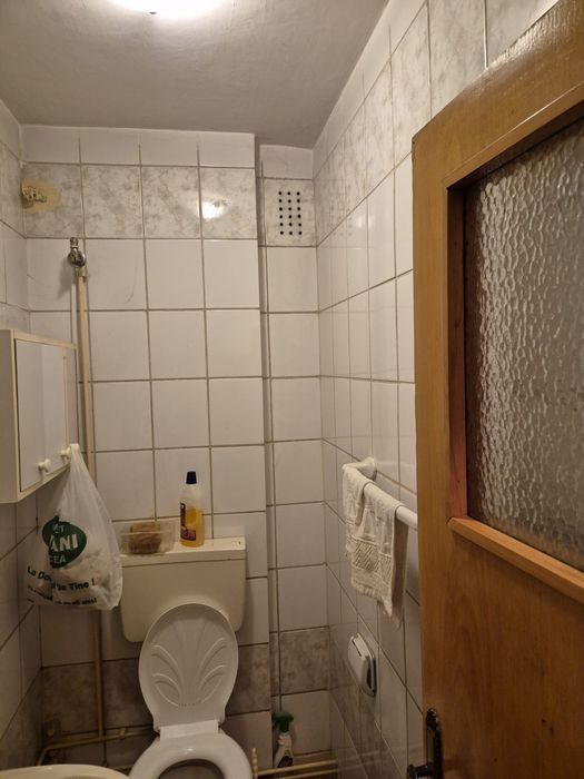 Apartament 3 camere, etaj 2/4, direct proprietar, str Resita