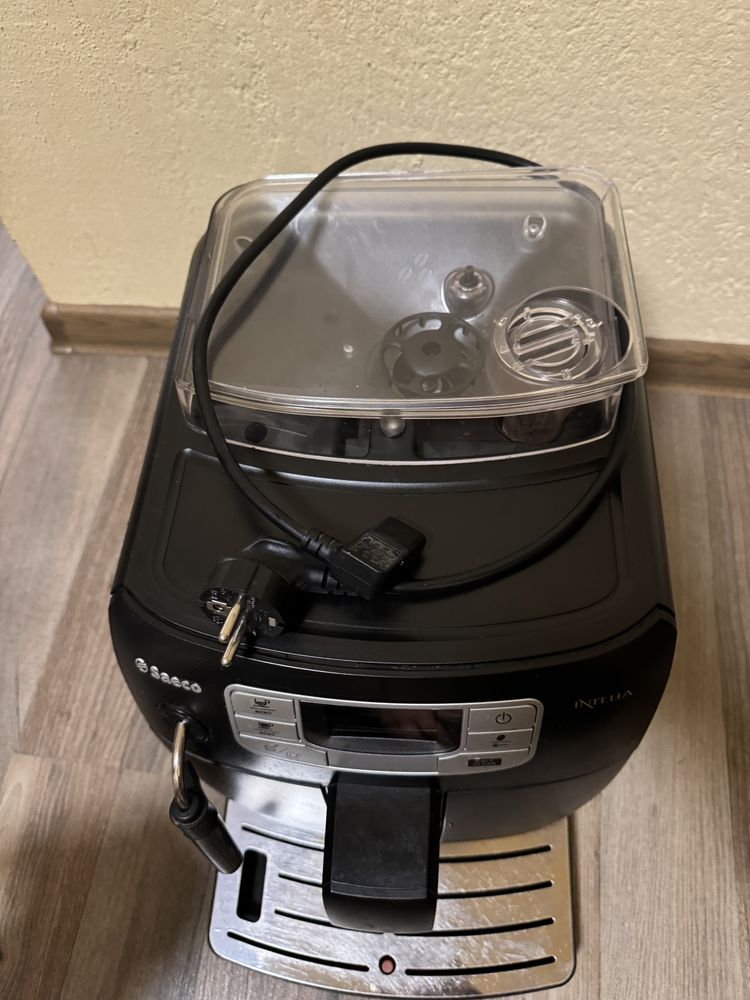 Кафе машина Philips Saeco Super-Automatic Espresso Machine HD8751/11