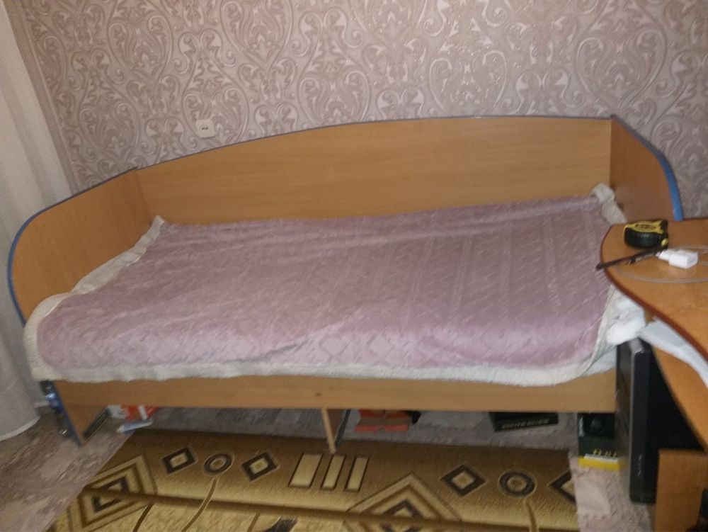 Продам кровать односпальную