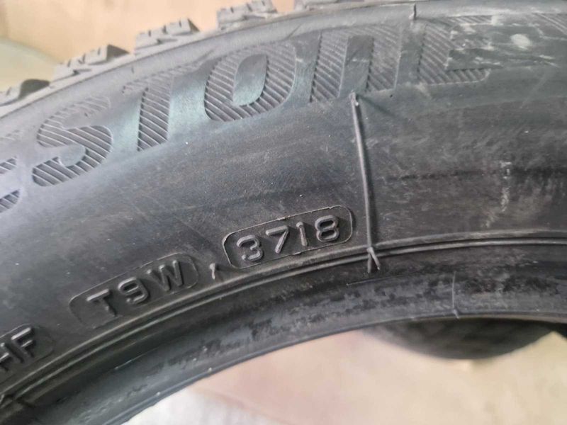 2 Bridgestone R17 205/55
зимни гуми DOT3718