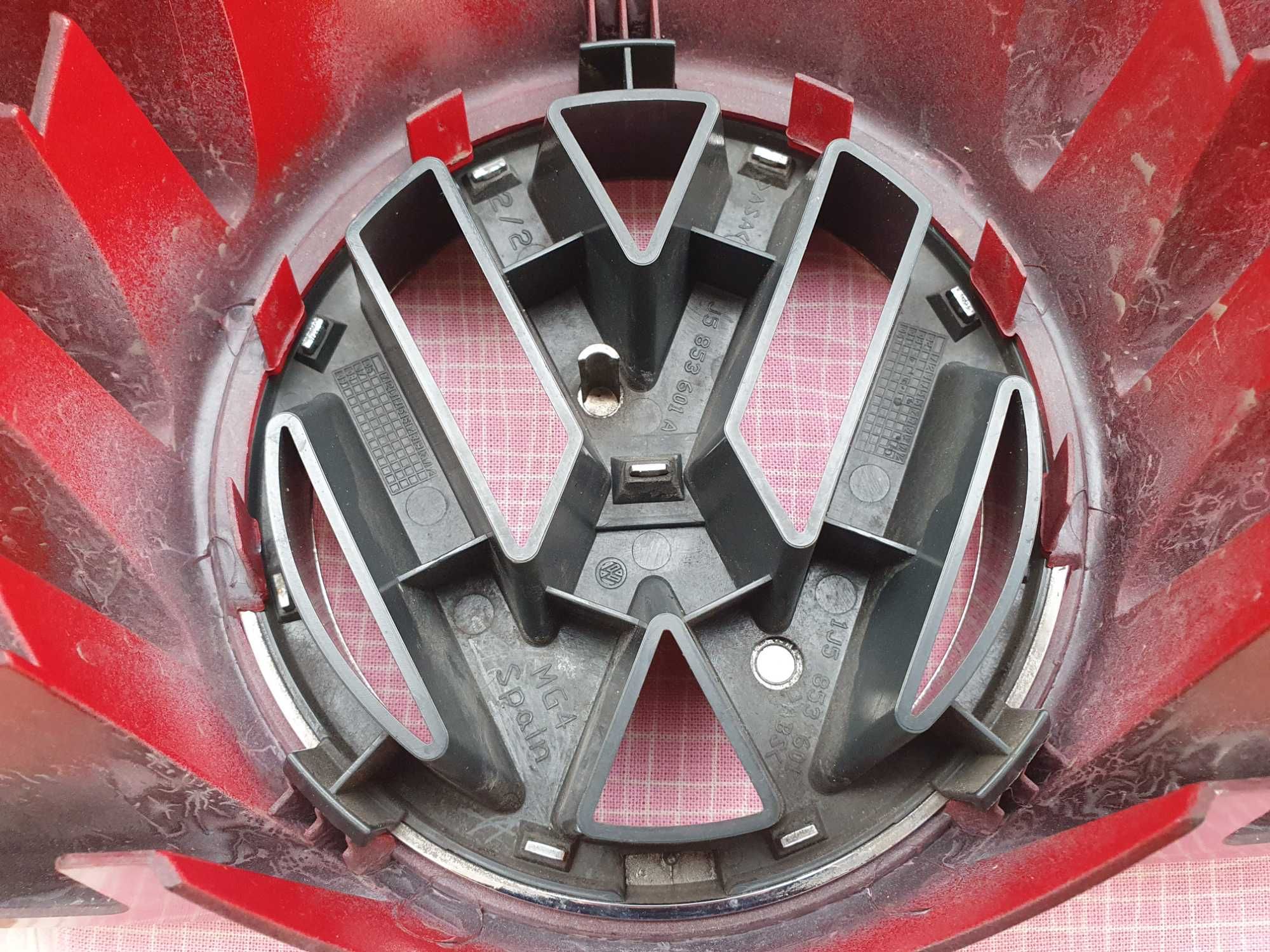 Volskwagen VW  Bora Grila mască capota radiator Original