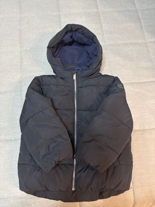 Продам детскую верхнюю одежву и обувь