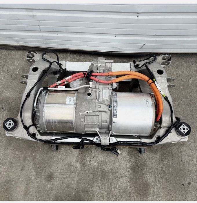 Заден електромотор Тесла модел S