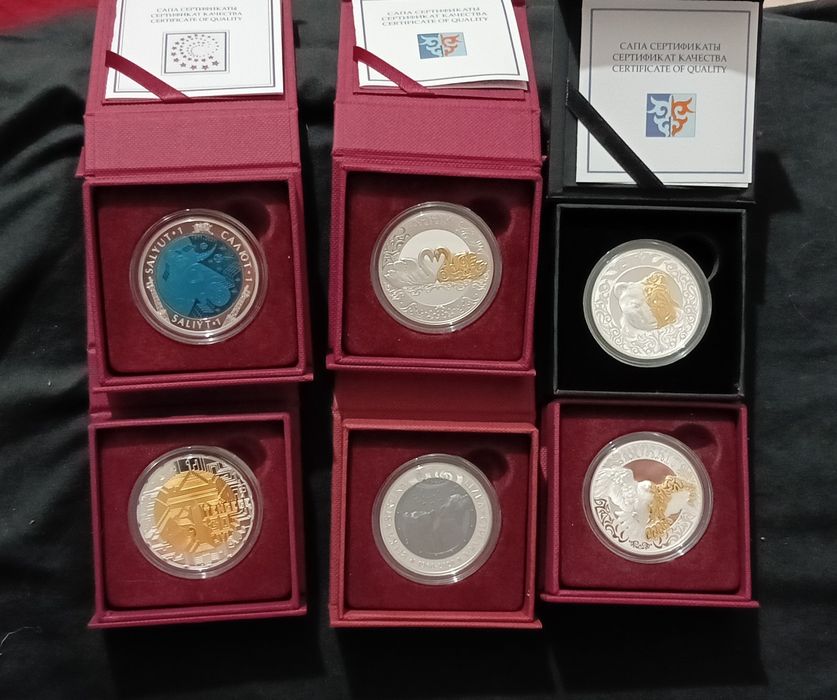 Продам серебряные монеты Казахстана