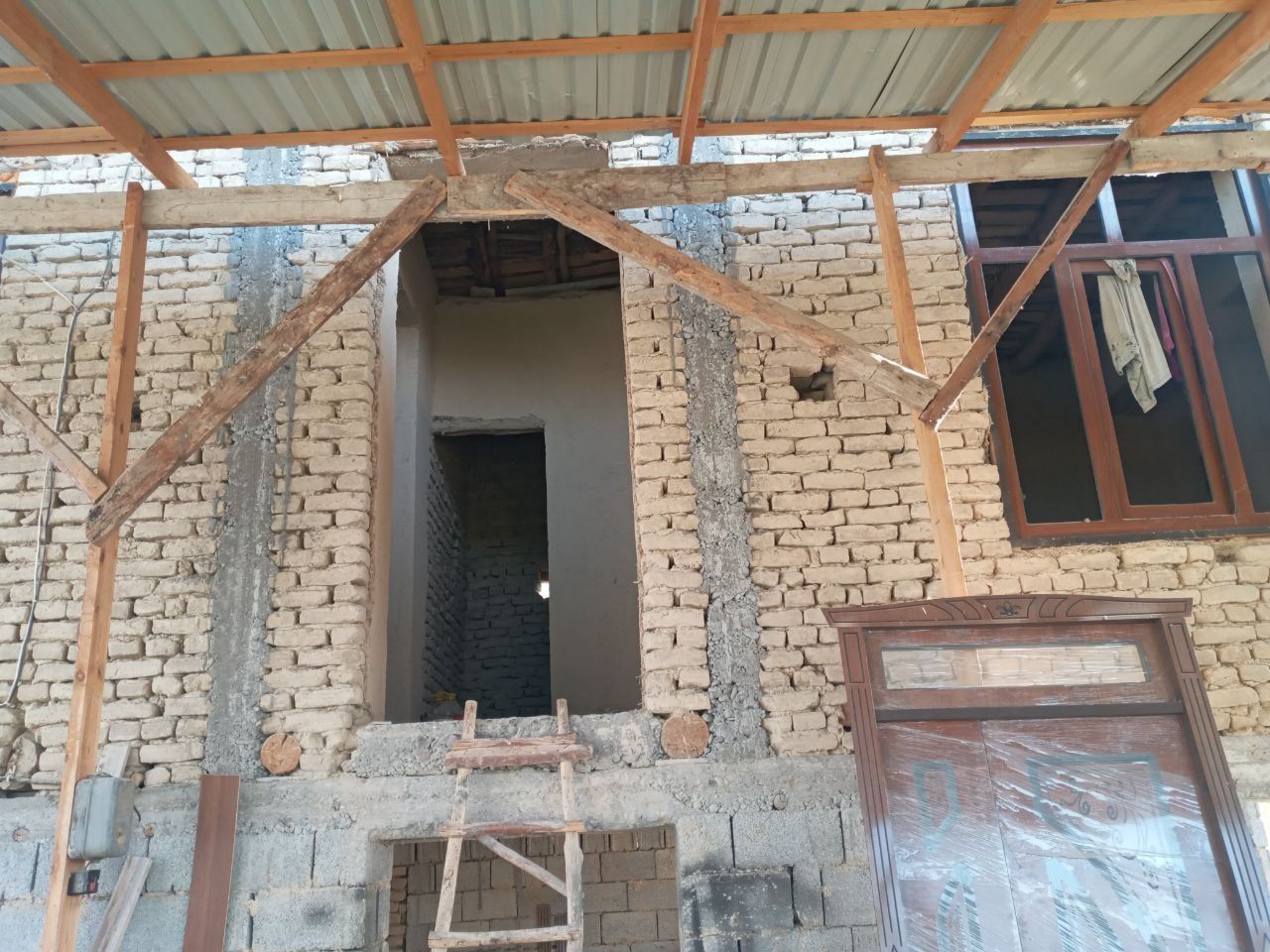 Uchastka sotiladi