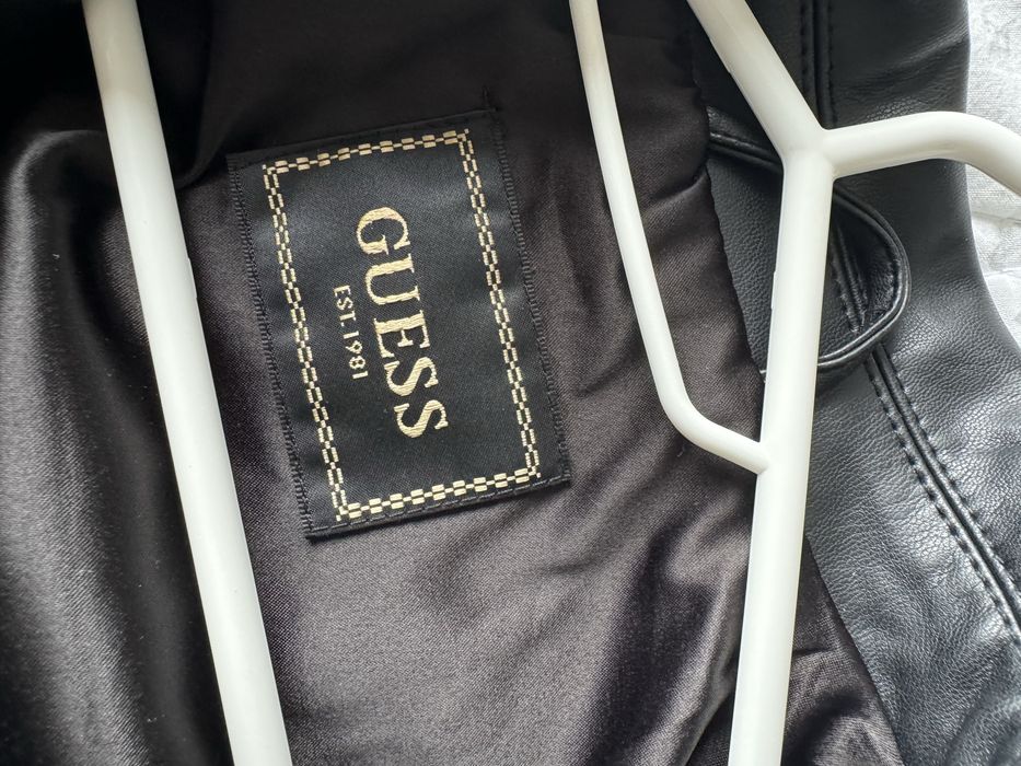 Яке Guess MYLA ново кожено