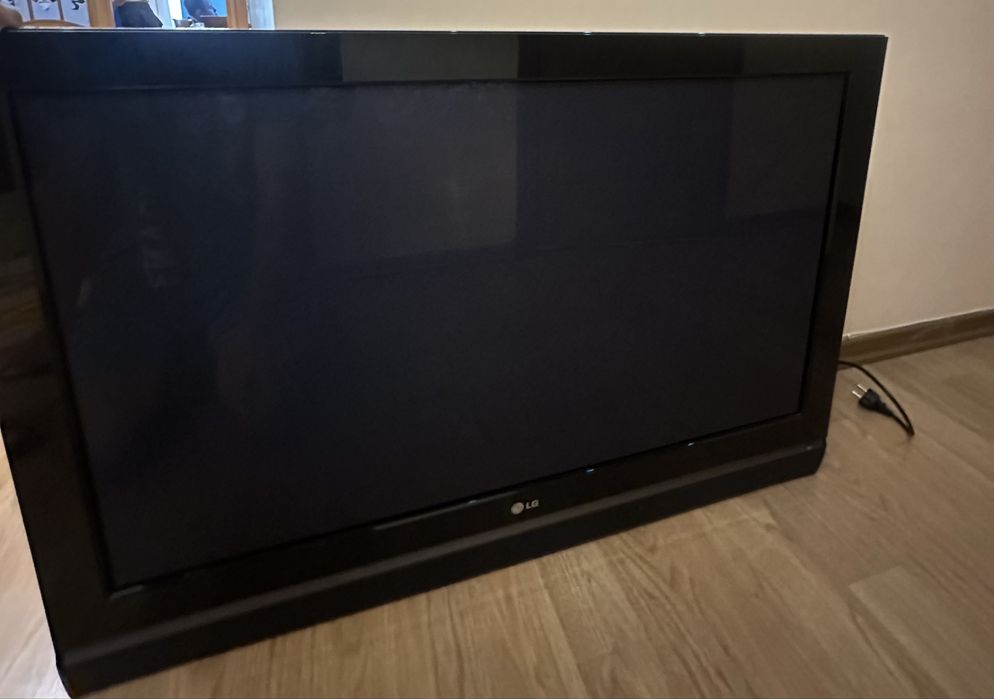 Продам телевизор LG