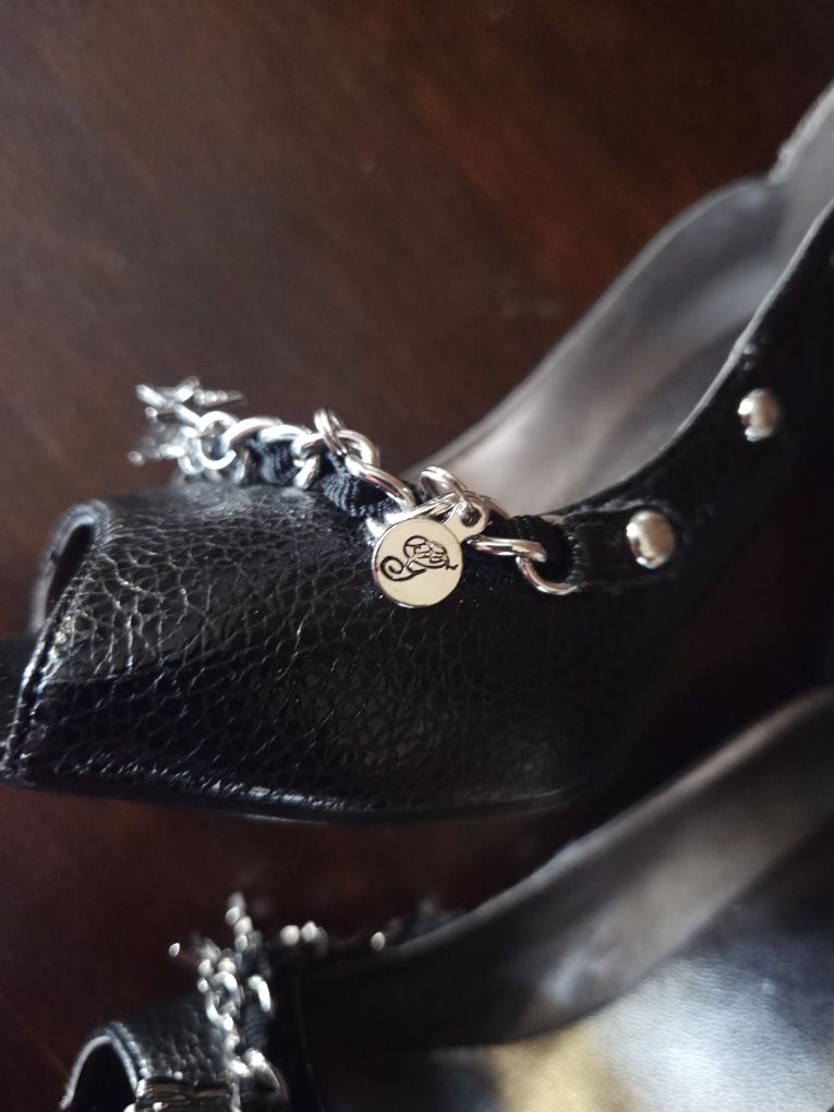 Токчета Guess черни