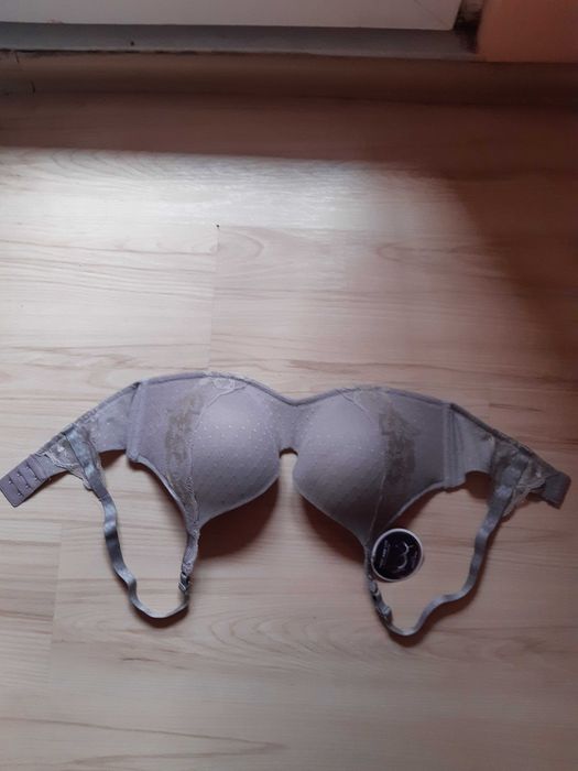 Сутиен Triumph, чисто нов размер- 80D