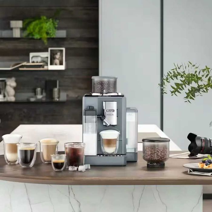 Итальянка DeLonghi RIVELIA