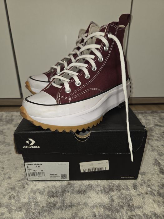 Vând Converse diverse stiluri