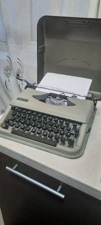 Mașină de scris Irene 1960 impecabilă