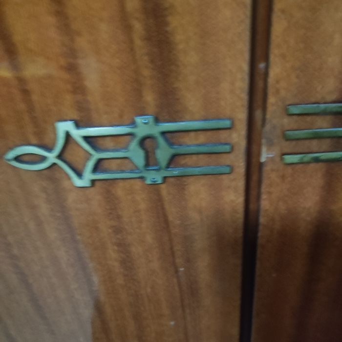 Продам шкаф советский(Румыния) дерево (лак)