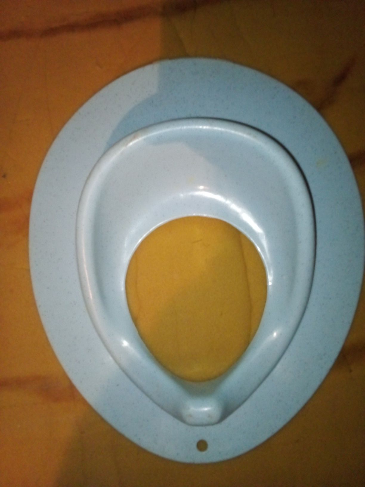 Продам красивые шапки для девочки