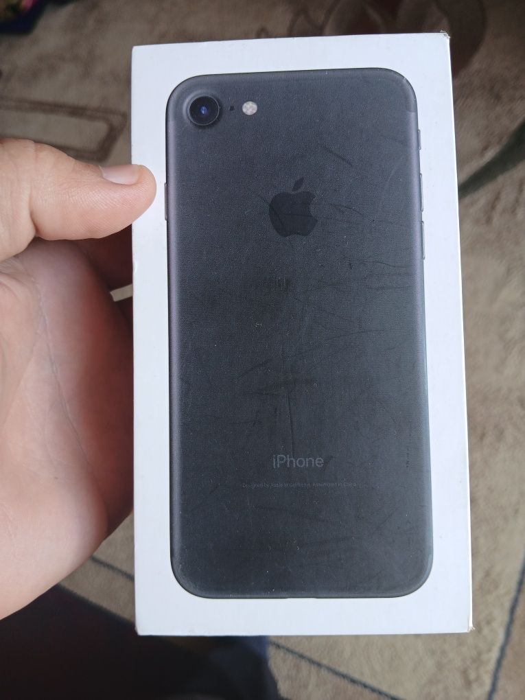 IPhone 7 сотилади