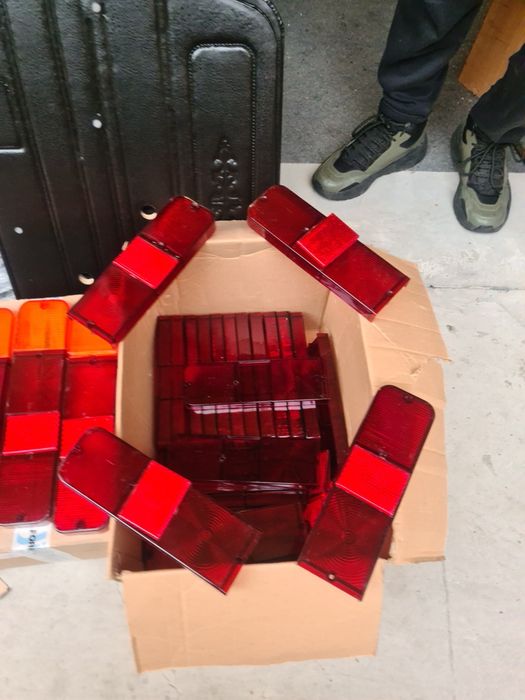 Авточасти за лада москвич всички видове стъкла стопове фарове мигачи .