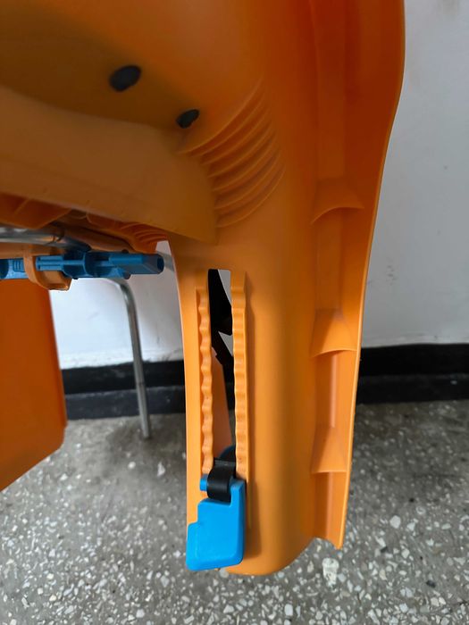 Scaun de bicicleta pentru copii, marca Thule RideAlong, portocaliu