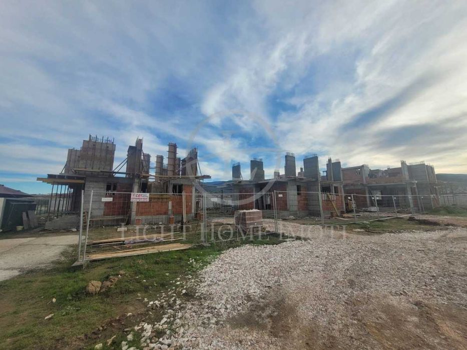 Реф. 3198 Самостоятелна Къща с Три Спални