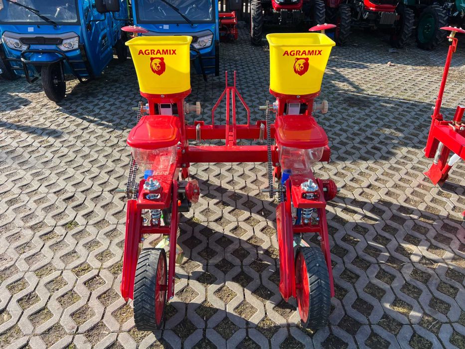 Semanatoare Agramix porumb 2 randuri cuva chimic sectie nou