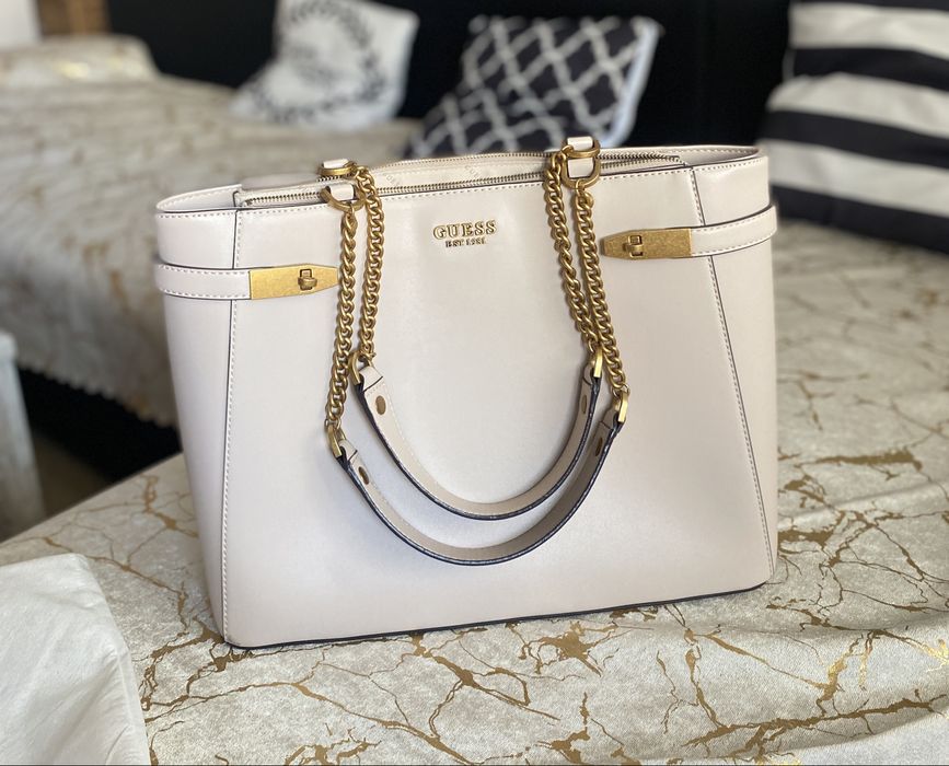 Geanta Guess de umar