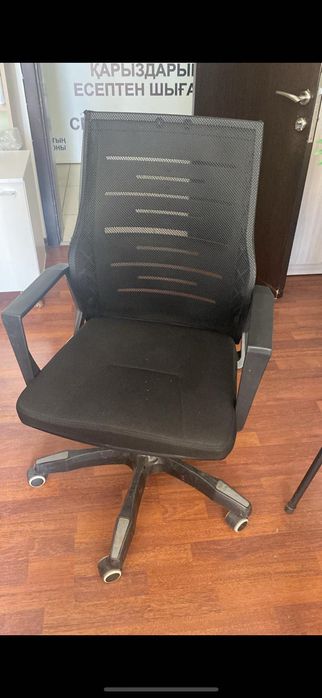 Стул/кресло офисное 3 шт в отличном состоянии