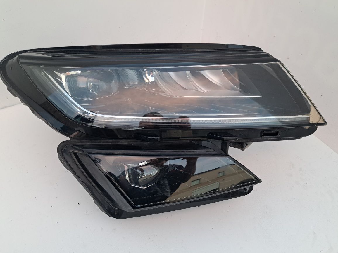 Десен фар Skoda Kodiaq Full Voll Led Шкода Кодиак фарове