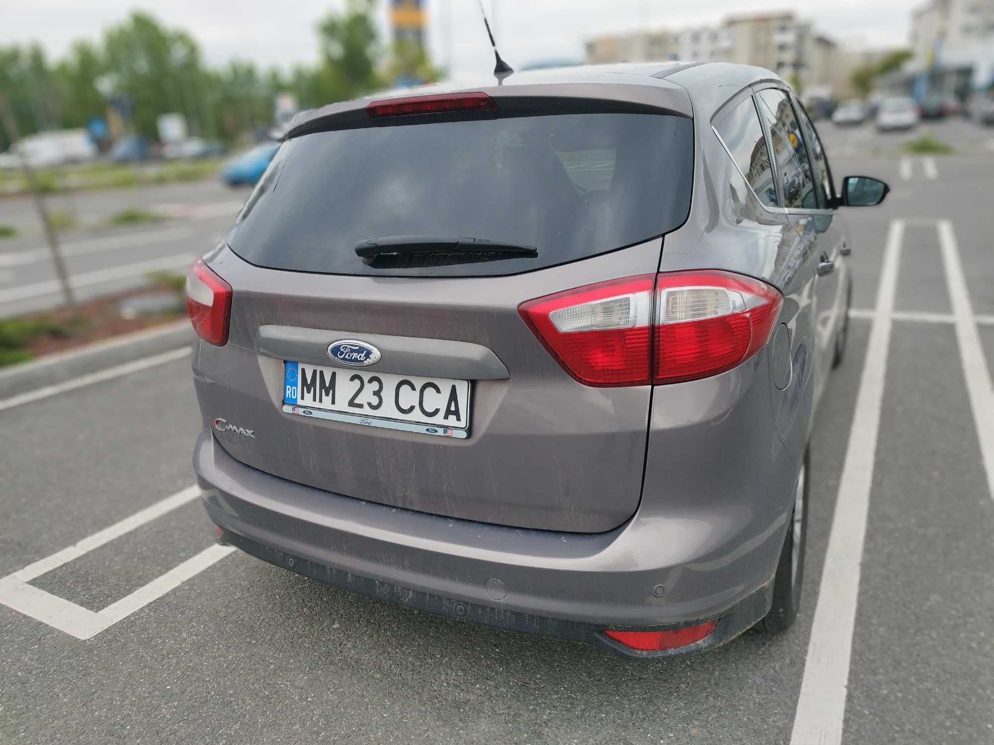 Vând Ford C - max.