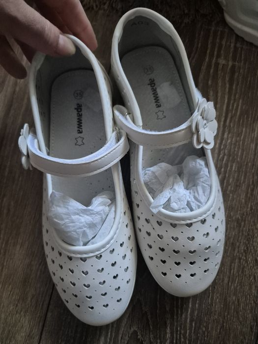 Pantofi perforați 35