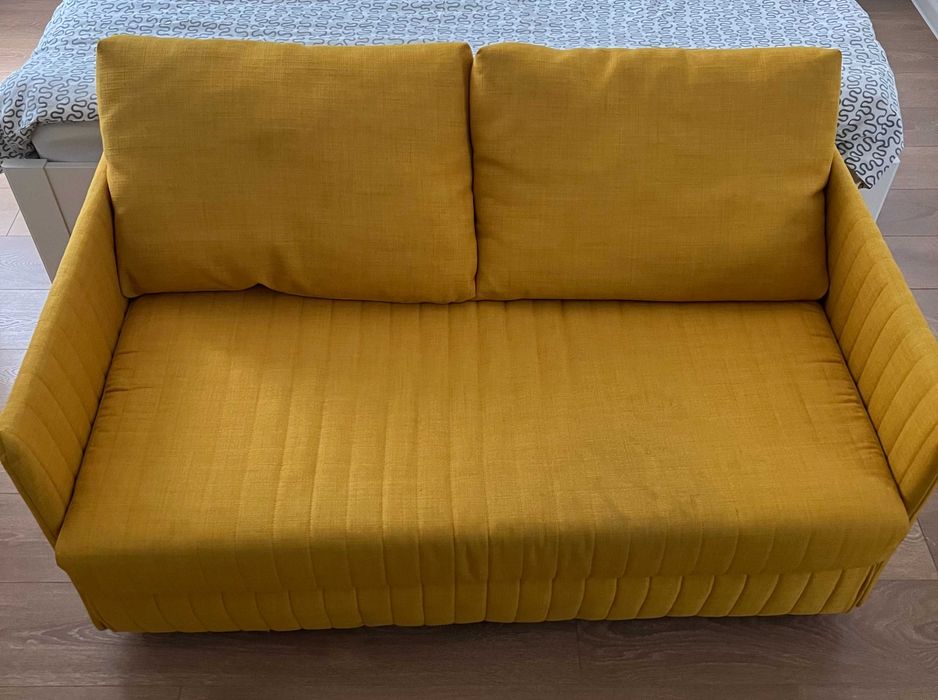 Canapea Ikea galbena