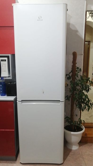 холодильник рабочи