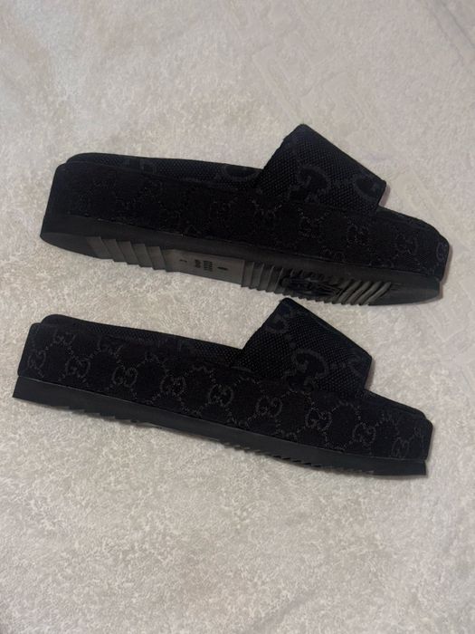Slapi cu platforma Gucci