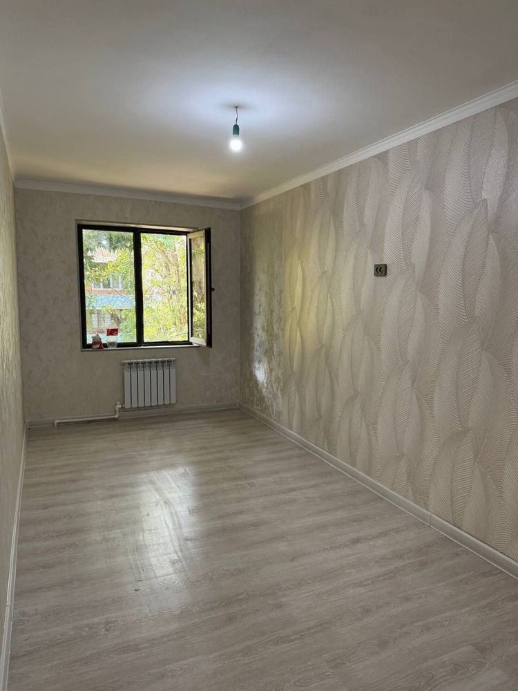 Спочно продаеться 2комнатная квартира в городе чирчике 3-микрораеоне