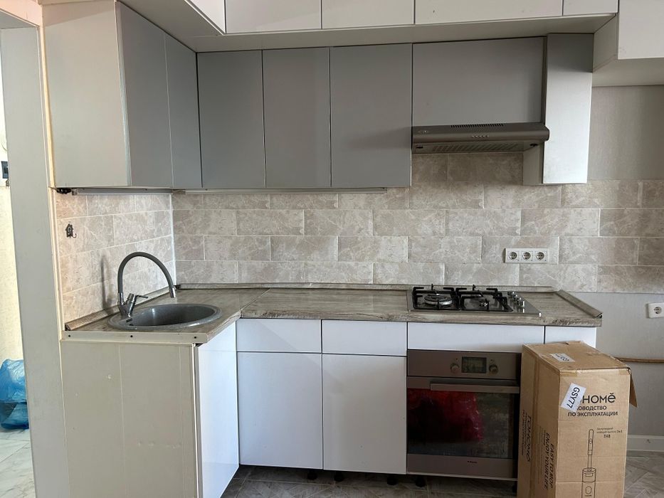 Продам б/у кухонный гарнитур