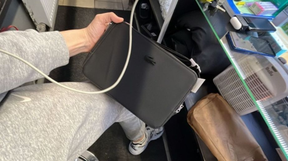 Барсетка Лакосте сатылады