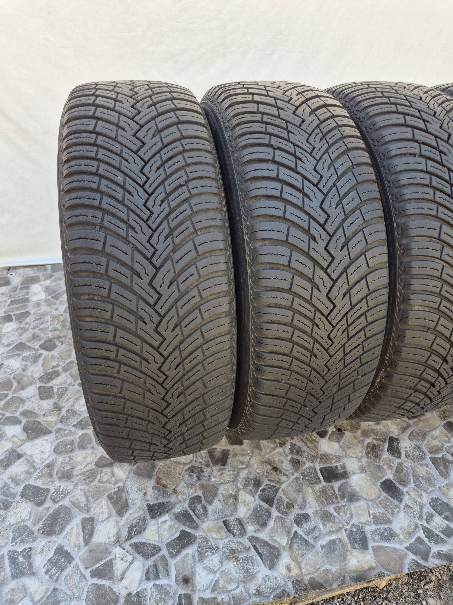 4бр 195 65 15 Pirelli Всесезонни - 23г