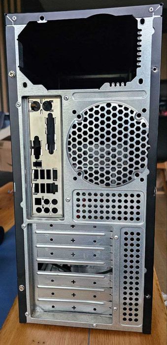 Компютърна кутия - PC Case ATX mid tower