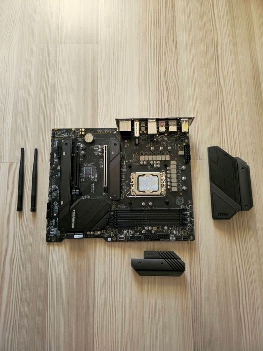 Процесор Intel Core i5-12600KF с дънна платка CPU LGA1700
-13th/12th g