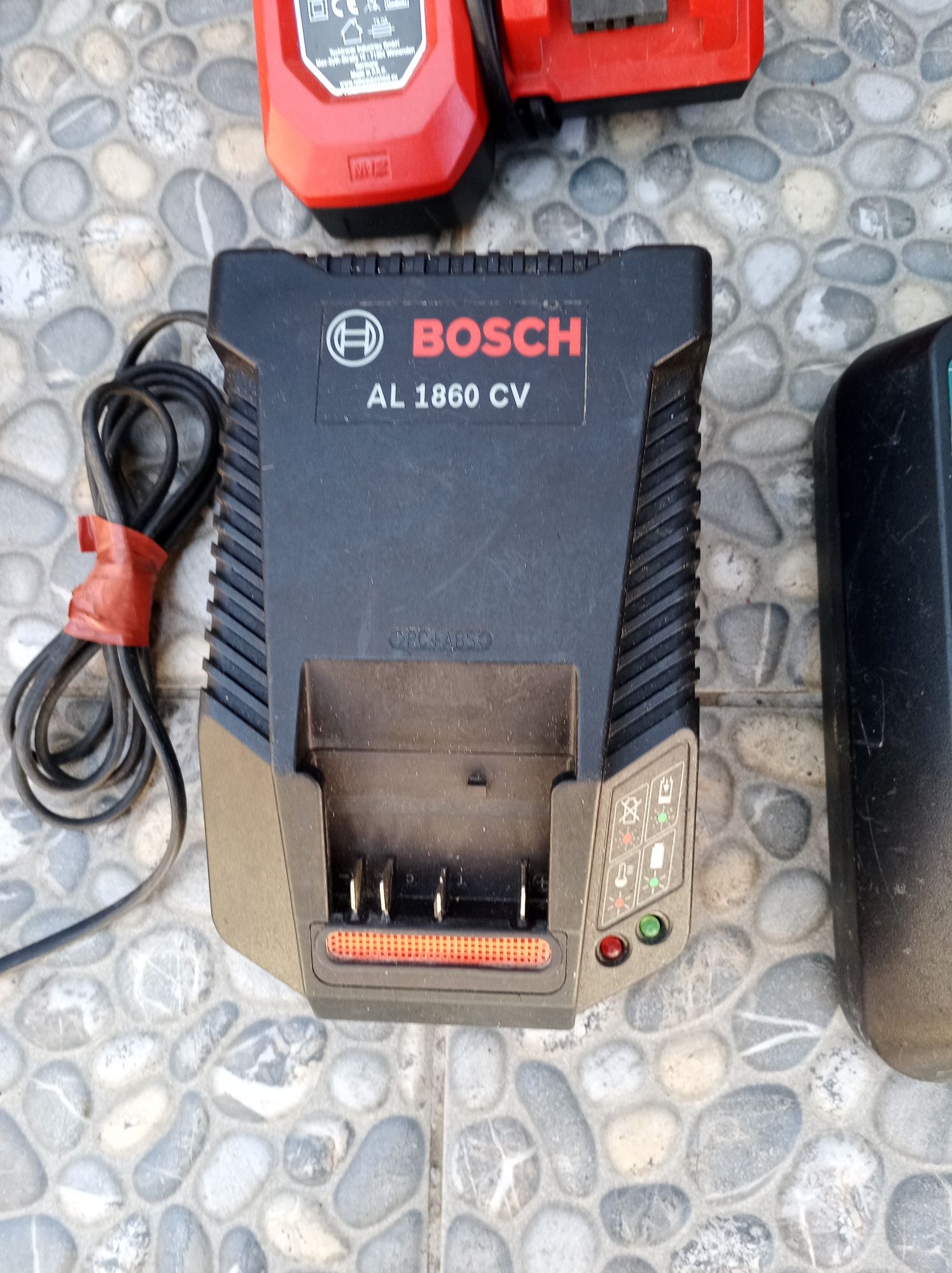 Încărcătoare diferite modele HILTI Bosch