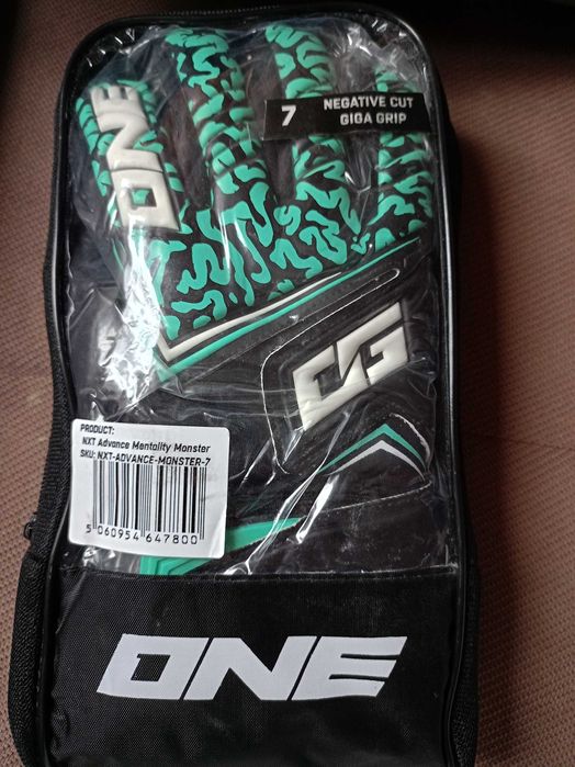 Вратарски ръкавици One glove
