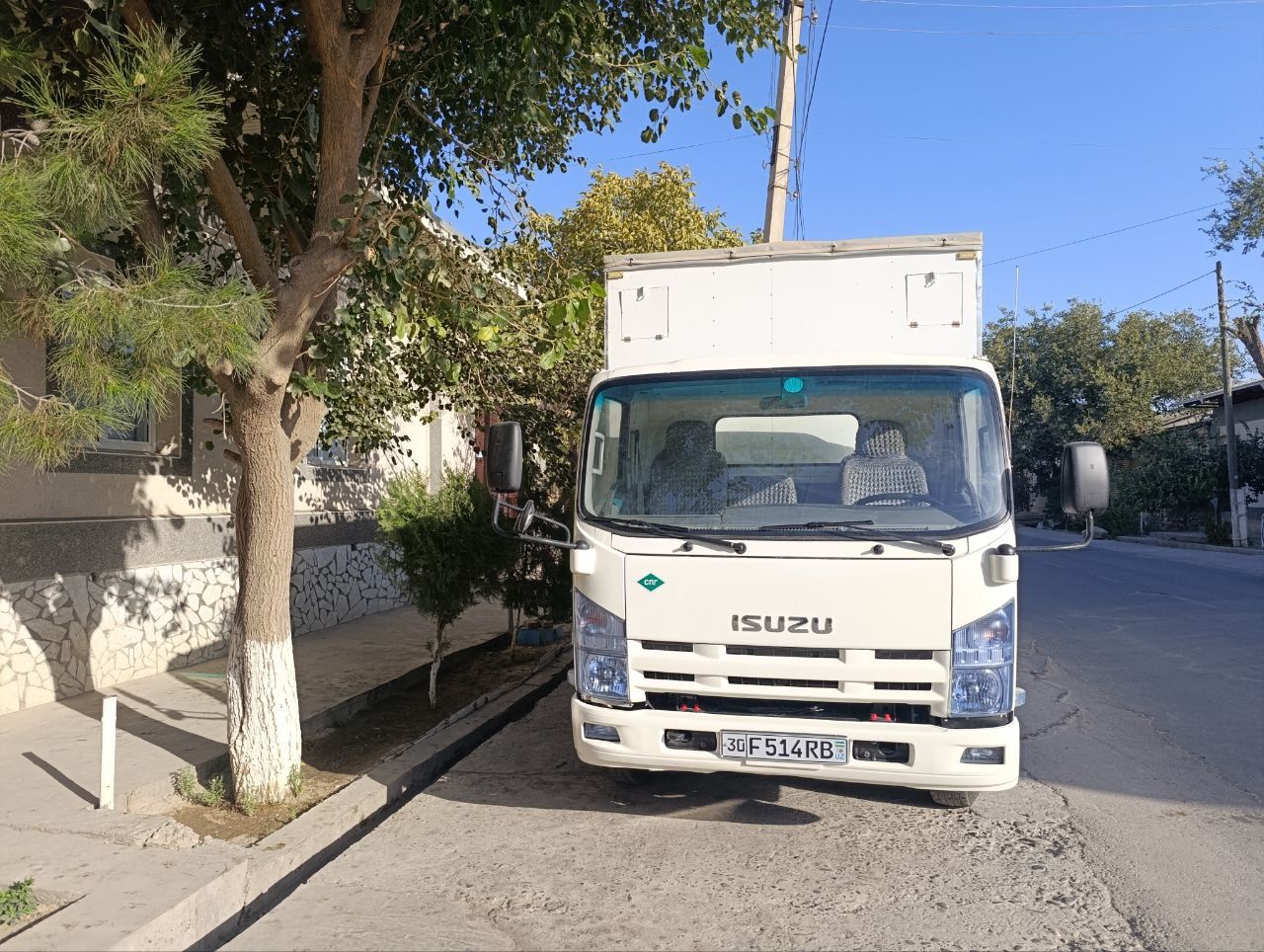 Isuzu NQR 71 PL .