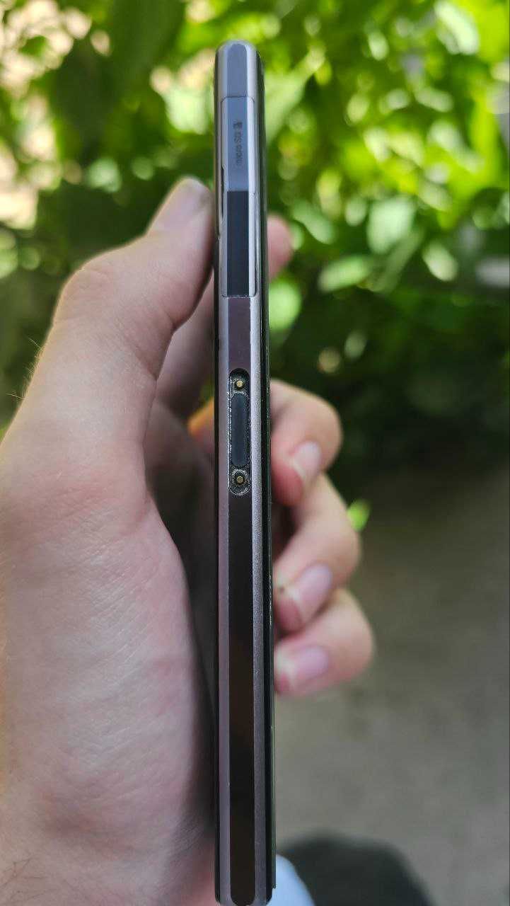 Продам Sony Xperia Z1