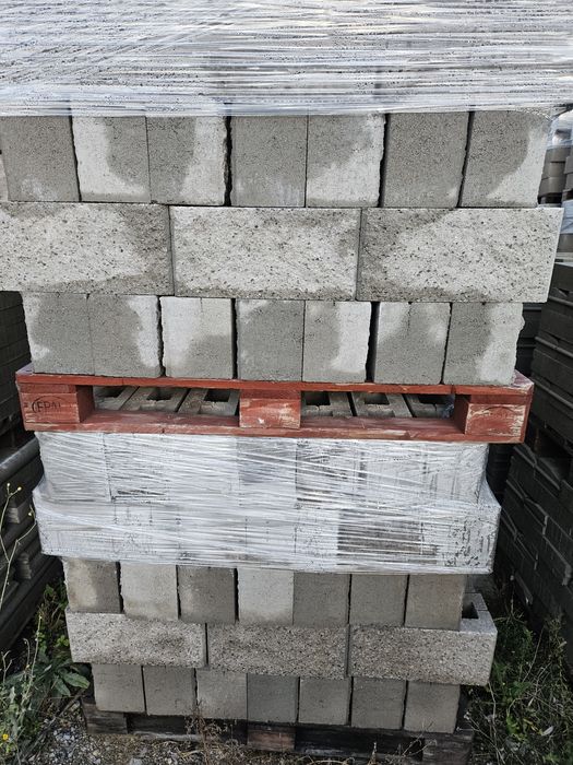 Бетонни павета, плочки и тухли
