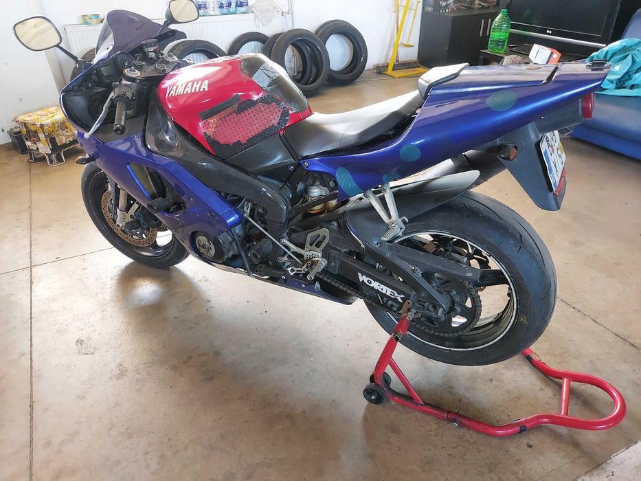 Yamaha YZF R1 1999 pt dezmembrat sau reparat