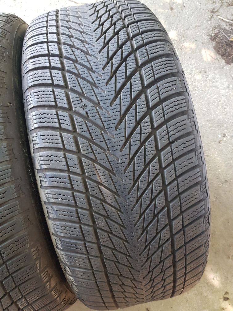 245/45/19 Goodyear