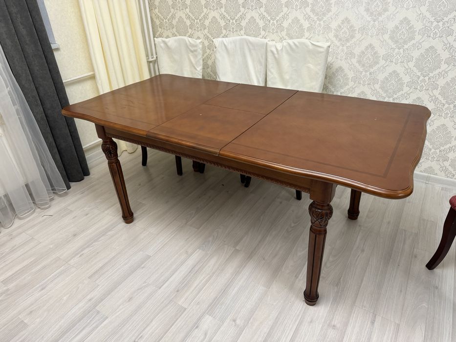 Стол обеденный со стульями