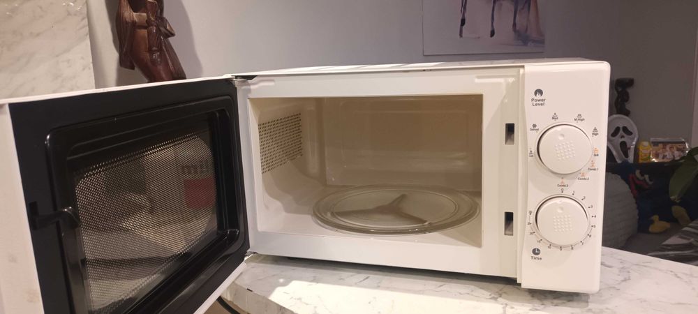 Микровълнова с грил SANG